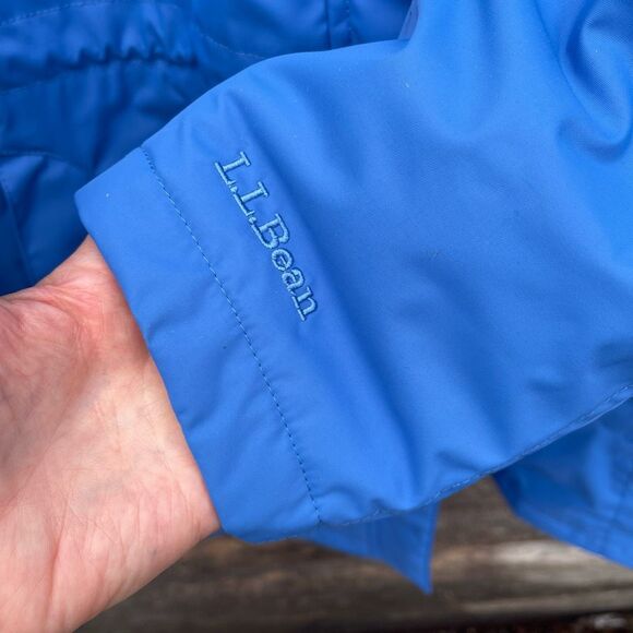 L.L.Bean size Large blue hooded water resistant coat. - Picture 8 of 9
